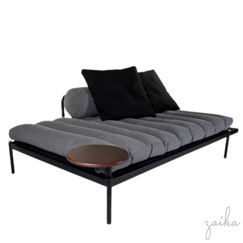 CHAISE